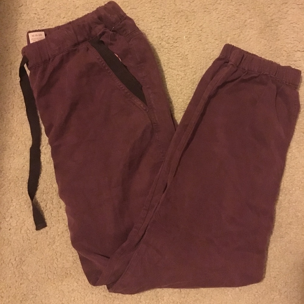 Maroon Soft jogger plants